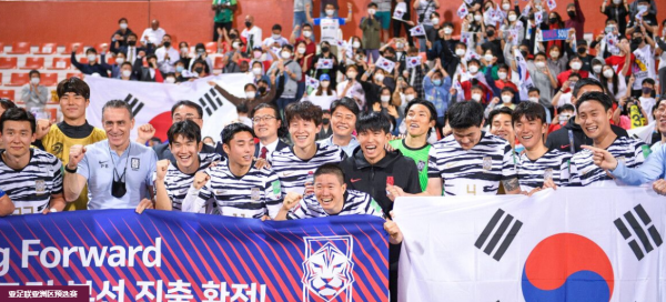 12強賽最新形勢：2隊已出線，6隊搶2.5個名額，國足完敗恥辱出局