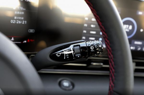 思域不香了?現代伊蘭特出黑騎士限量版,燃油表現亮了 思域不香了?現代伊蘭特出黑騎士限量版,燃油表現亮了