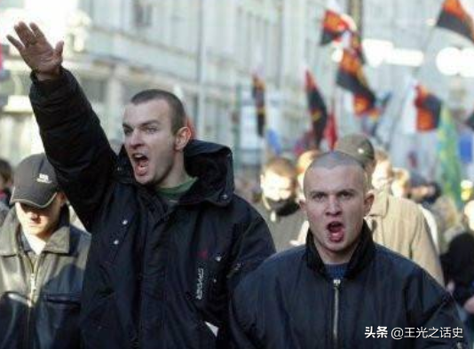襲擊外國人、毆打警察,俄羅斯“納粹”為什麼無法無天? 襲擊外國人、毆打警察,俄羅斯“納粹”為什麼無法無天?