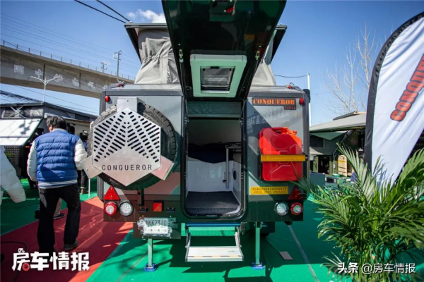 10.8萬的越野房車,能洗澡做飯適合2大1小,開門方式像戰車 10.8萬的越野房車,能洗澡做飯適合2大1小,開門方式像戰車