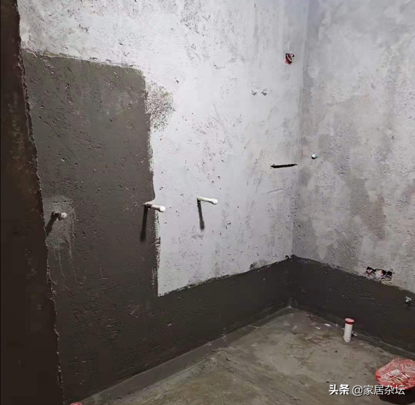 家裡裝修貼牆磚，擔心瓷磚脫落，方法很重要，這3步要做對