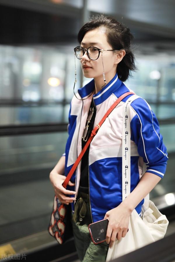 知性幹練：萬茜