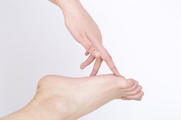 面板科張志勇主任:如果腳氣病得不到及時治療怎麼辦 面板科張志勇主任:如果腳氣病得不到及時治療怎麼辦