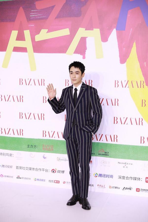 楊冪陳偉霆芭莎慈善夜親密牽手 楊穎景甜楊洋李現群星璀璨 楊冪陳偉霆芭莎慈善夜親密牽手 楊穎景甜楊洋李現群星璀璨