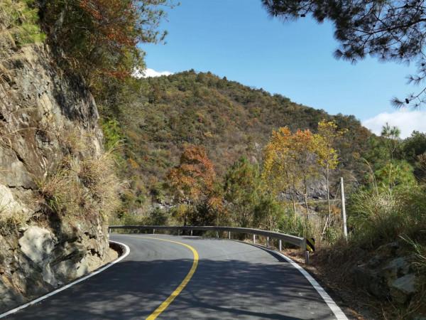 秋染大別山，最美是英山