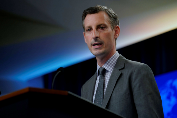 美國出臺47頁報告，又派兩支艦隊闖入南海，越南嗅到機會對華髮難