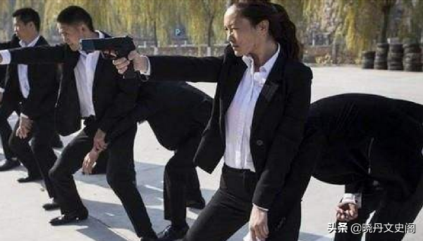 安倍貼身女保鏢：殺人0.2秒，赤手擊敗10名壯漢，護兩任首相周全