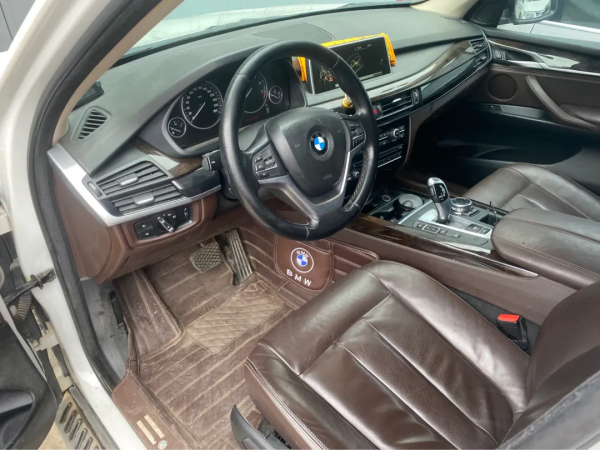 翻新“破爛不堪”的寶馬X5,車主硬是把X5當拖拉機開了7年 翻新“破爛不堪”的寶馬X5,車主硬是把X5當拖拉機開了7年