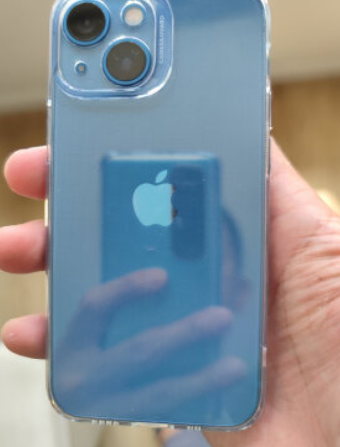 入手iPhone13mini，比想象中還要小，很小巧可愛，適合女生使用