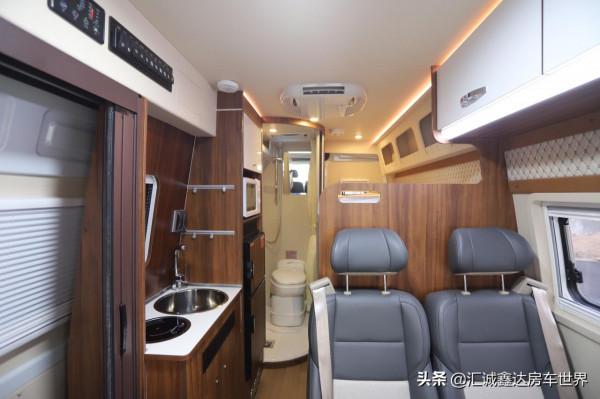 &ZeroWidthSpace;2人用的宇通B型房車！2&period;0T動力，帶床和做飯功能，不怕高額車腳費