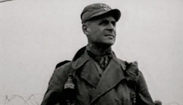 這位志願軍孤身一人突圍，還消滅了64個敵人，周總理親自敬酒