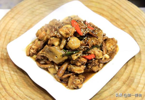 雞肉和茶樹菇這樣一起燉,鮮到骨子裡,廚師長分享地道農家做法 雞肉和茶樹菇這樣一起燉,鮮到骨子裡,廚師長分享地道農家做法