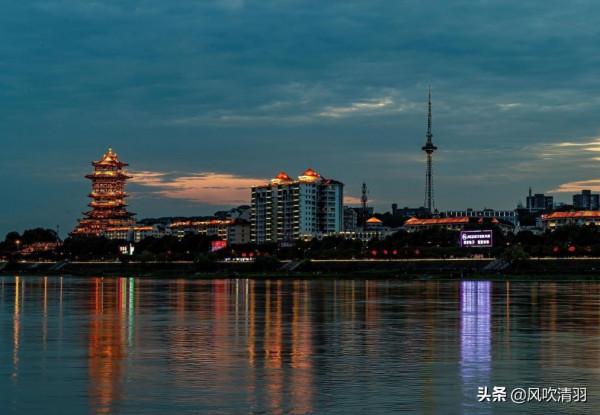 四川最“吃香”的3市,人口多產業強,百強裡成都不再“獨秀” 四川最“吃香”的3市,人口多產業強,百強裡成都不再“獨秀”