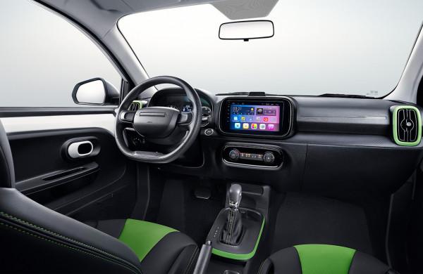 3門4座，兩個氣囊，上汽榮威推新款代步小車，續航超300公里