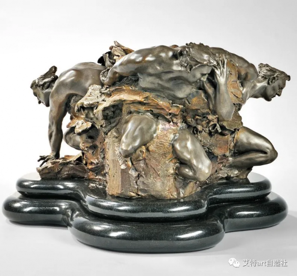 斯諾登從一塊泥引發的啟迪 斯諾登從一塊泥引發的啟迪