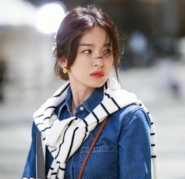 宋慧喬真能耐,與小10歲奶狗談戀愛無違和感,隨手抓拍也美成畫報 宋慧喬真能耐,與小10歲奶狗談戀愛無違和感,隨手抓拍也美成畫報