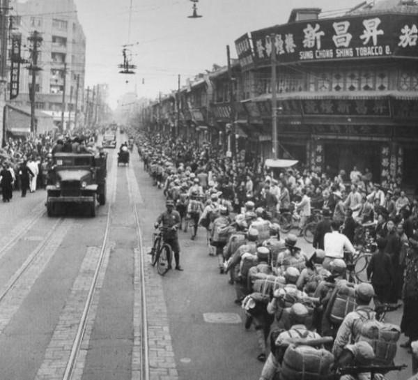 1949年,人民幣推行受阻,糧食、煤炭、棉紗告急,毛主席:讓他來 1949年,人民幣推行受阻,糧食、煤炭、棉紗告急,毛主席:讓他來