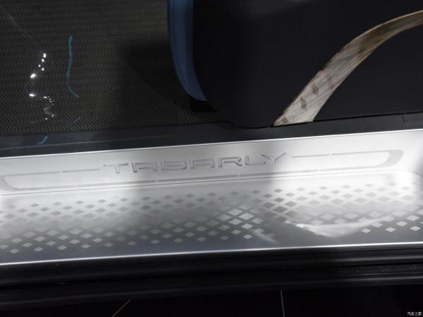 陸地遊艇&mdash;&mdash;傲旋縱橫四海7座賓士商務車