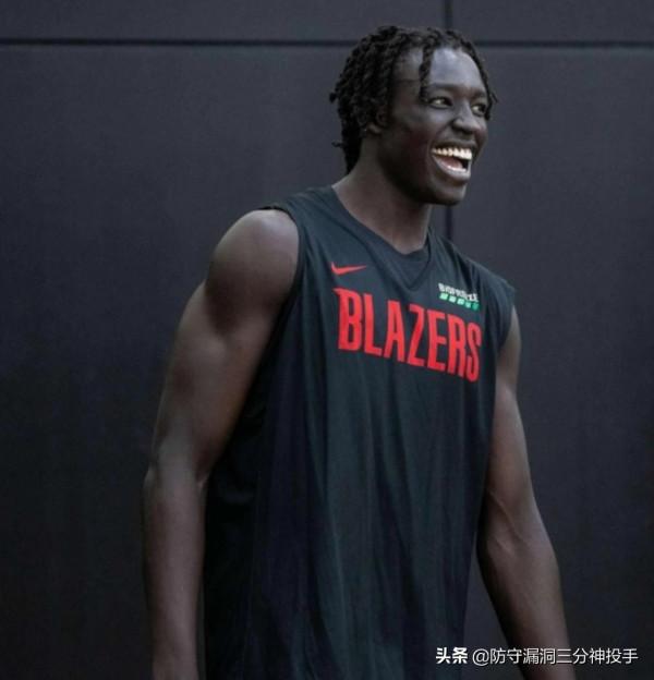 官宣!籃網新簽約正式完成,蕭華宣佈重要決定,火箭傳來好訊息 官宣!籃網新簽約正式完成,蕭華宣佈重要決定,火箭傳來好訊息