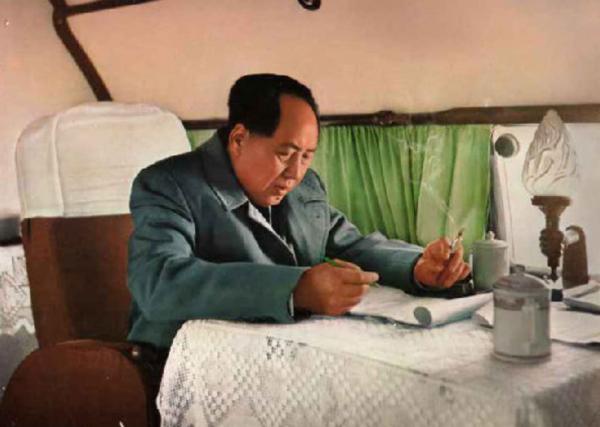 陳昌奉15歲做毛主席警衛員，闊別22年已成副司令，主席：官不小嘛