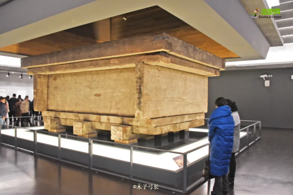 25歲小夥痴迷古代墓葬，1年探訪80多座，立志走遍中國古墓