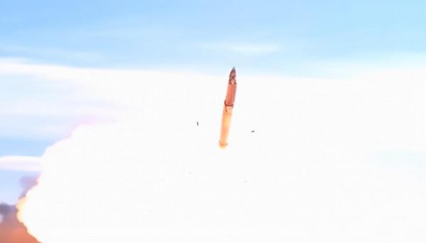 “地面發射的炸彈”,美國和瑞典創新遠火新用法,引領火箭炮發展 “地面發射的炸彈”,美國和瑞典創新遠火新用法,引領火箭炮發展