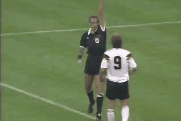 1990年世界盃1/8決賽篇，沃勒爾耍詐？裡傑卡爾德吐了幾次口水？