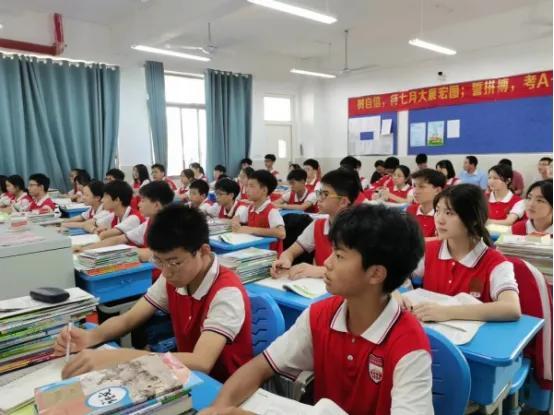 高中老師坦言:“建議去打工也別去職高”,這席話引起家長深思 高中老師坦言:“建議去打工也別去職高”,這席話引起家長深思