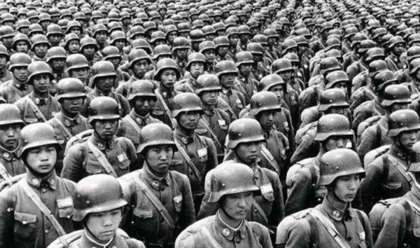 二戰日軍的基層骨幹，普通士兵的晉升頂點，軍曹是什麼級別的官？