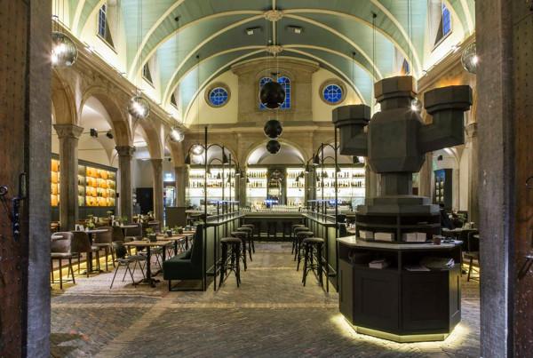 建築改造之荷蘭老市場變餐廳