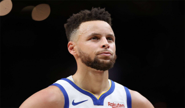 你認為納什和庫裡作為後衛有什麼不同？