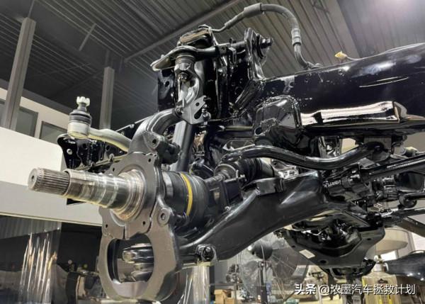 「縱橫四海」老夥計的重生之旅，一起暫別城市的方圓化身曠野的風