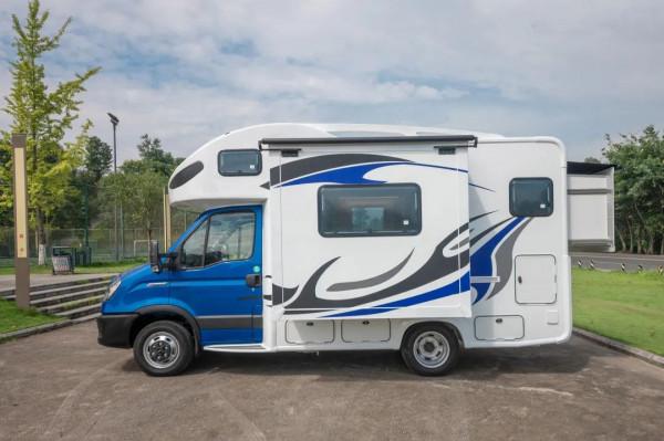 大水大電＋全車高配 誰能有此名號？鳳凰依維柯雙拓展C型請求出戰