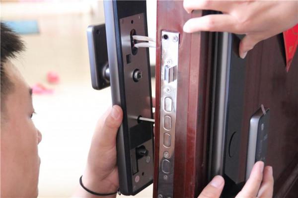 千元出頭,居然有電子貓眼,遠端操控!TCL K7Q智慧門鎖體驗 千元出頭,居然有電子貓眼,遠端操控!TCL K7Q智慧門鎖體驗