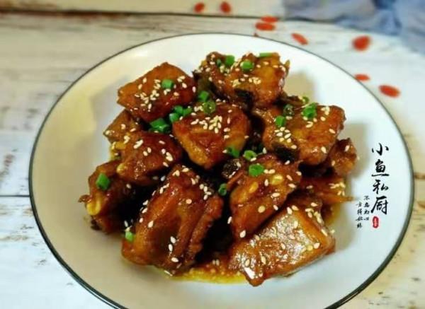 年夜飯，不管一年掙多少錢，16道菜要端上桌，寓意虎年萬事順意