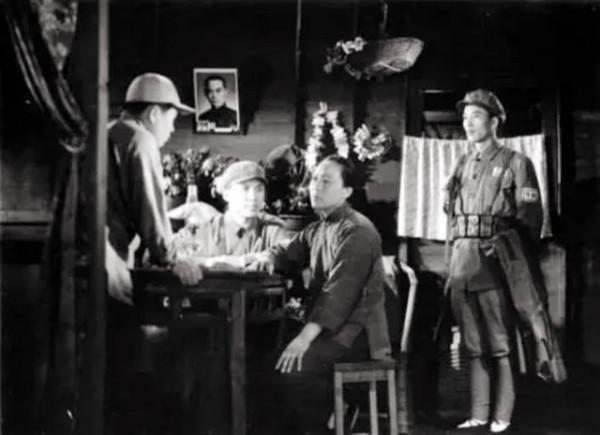 《霓虹燈下的哨兵》趙大大，與曹銀娣離婚後，袁嶽孤獨走完餘生？