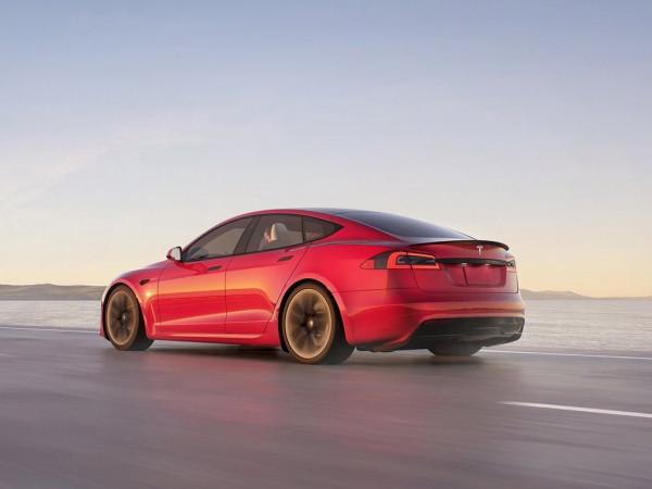 試駕Model 3高效能版有感——所謂魅力，究竟為何物？