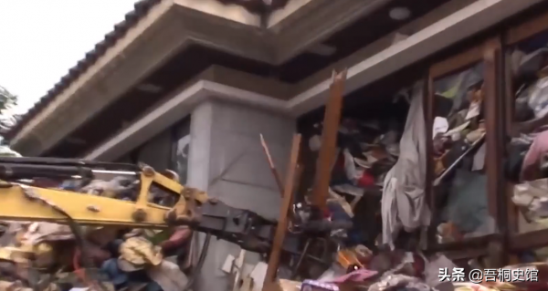 韓國40歲的奇葩兒子，一生啃老迫使75歲父親撿垃圾，一年撿150噸