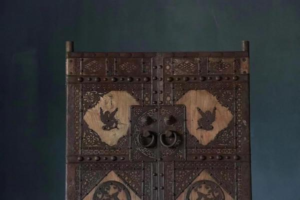 耕讀傳家鐵藝木門，榆木畫案，楠木書案