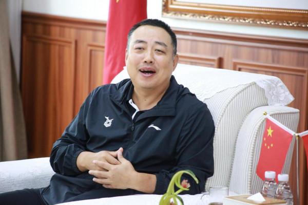 體壇聯播|李霄鵬將國足比作“不爭氣兒子”:有時會添點麻煩 體壇聯播|李霄鵬將國足比作“不爭氣兒子”:有時會添點麻煩