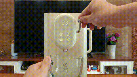 藍寶速熱淨飲機，一臺=淨水器+飲水機+恆溫水壺，3秒即熱，每口水都新鮮