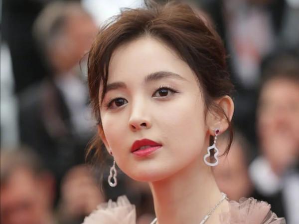 娜扎新劇來襲！攜手許魏洲，打造《風起霓裳》續集《風起西州》