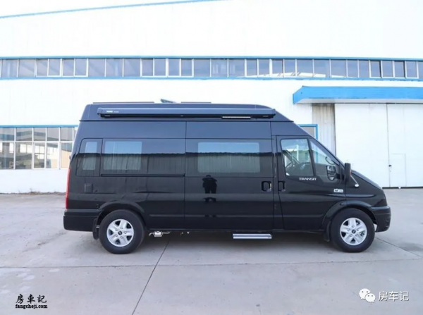 木紋和真皮的美妙體驗!專利設計加持!途酷酷旅行版房車 木紋和真皮的美妙體驗!專利設計加持!途酷酷旅行版房車