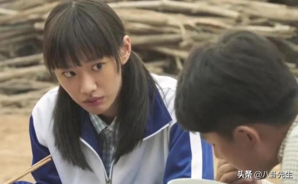 考慮過觀眾的感受嗎?閆妮多次帶女進組,張光北女兒硬演美女 考慮過觀眾的感受嗎?閆妮多次帶女進組,張光北女兒硬演美女