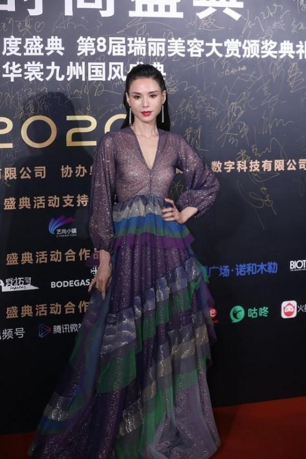 “最經典小龍女”李若彤顏值真保鮮,紫色柔紗裙太明媚,氣質絕了 “最經典小龍女”李若彤顏值真保鮮,紫色柔紗裙太明媚,氣質絕了