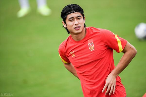 張玉寧:已經針對越南隊進行了部署 我們非常有信心拿下對手 張玉寧:已經針對越南隊進行了部署 我們非常有信心拿下對手