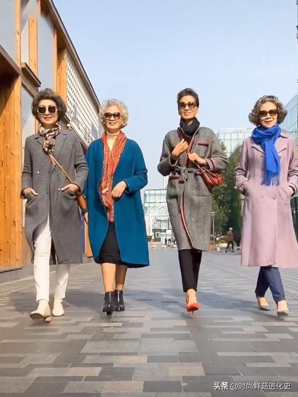 誰說老年人不懂時尚？這群平均65歲的老年人的穿搭，時髦又高階
