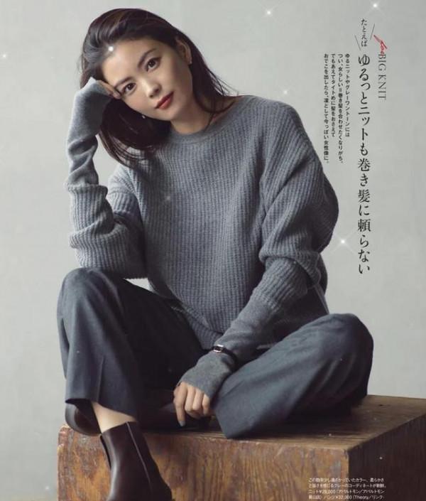 會穿衣的中年女人，更喜歡穿“中性色”，這4種最實用