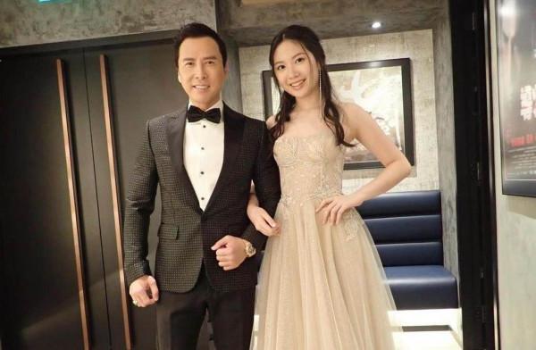 甄子丹超正女兒快滿18了細肩帶洩女人味網讚美翻 甄子丹超正女兒快滿18了細肩帶洩女人味網讚美翻