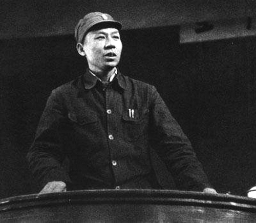 解放戰爭時，毛主席、朱德、周恩來負責軍事，劉少奇在幹什麼